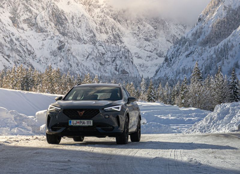 Chauffeured Ski transfer